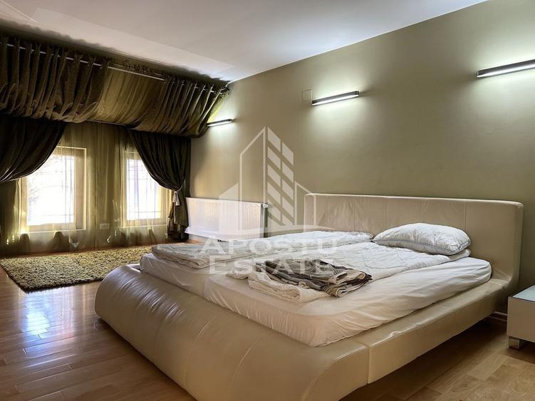 Casă cu 5 camere cu Teren 283 Mp în Aradului