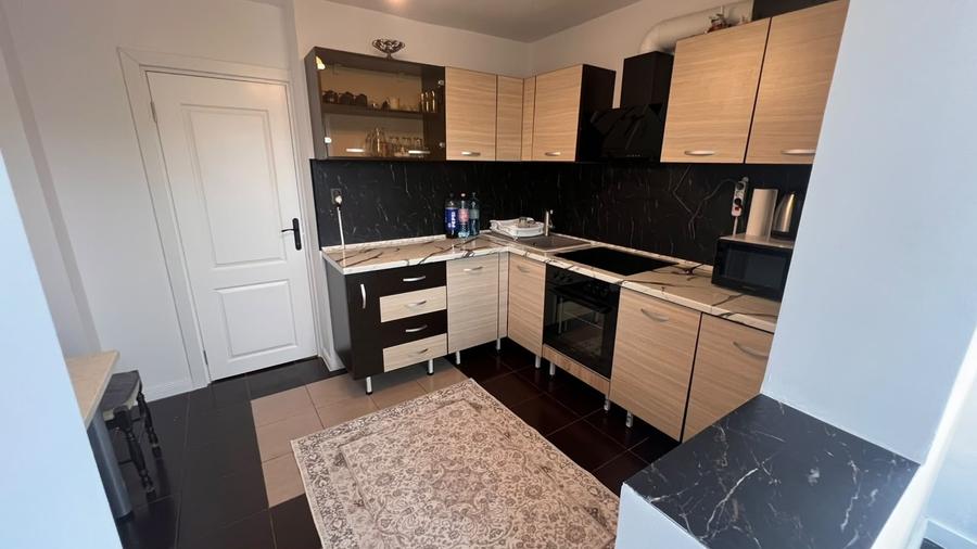 Apartament cu 3 camere decomandat în Rahova