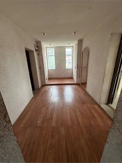 Casă cu 3 camere cu Teren 4000 Mp în Mihăești