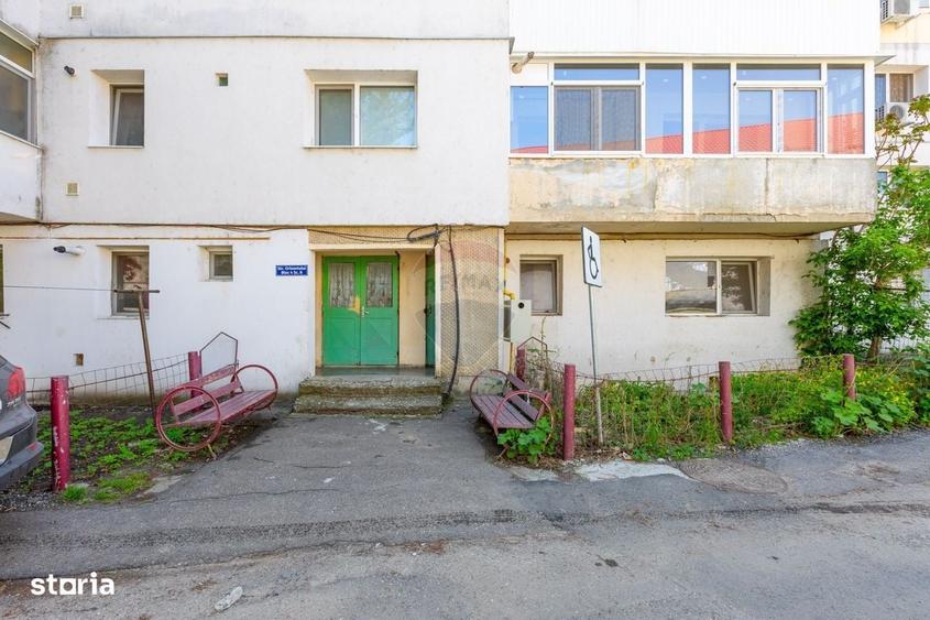 Apartament cu 3 camere decomandat în Letea