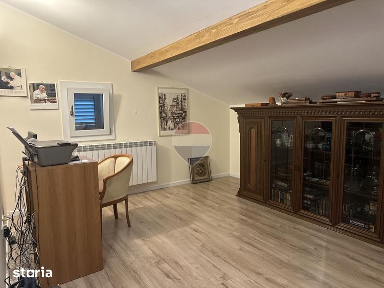 Casa / Vila cu 7 camere de vanzare Izvoare - 15