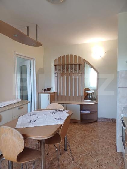 Apartament cu 3 camere decomandat, mobilat în Sud