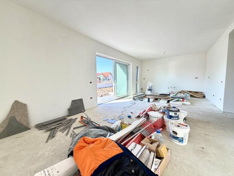 Duplex cu 5 camere cu Canalizare în Dumbrăvița