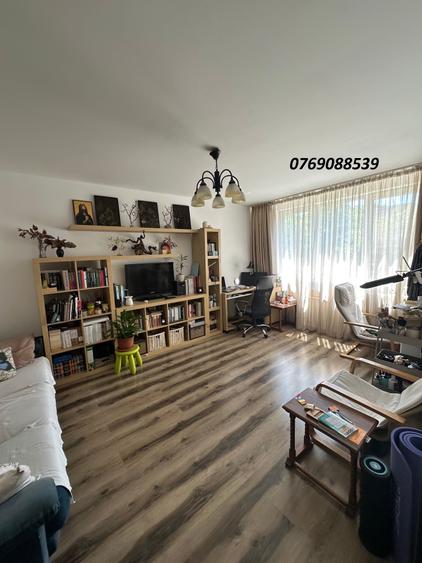 Apartament cu 3 camere decomandat în Drumul Taberei