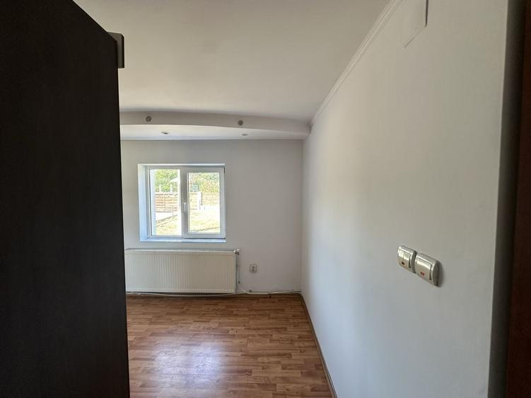 Casă cu 4 camere în Iezer