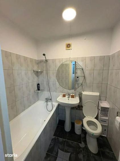 Apartament cu 3 camere semidecomandat, mobilat în Drumul Taberei