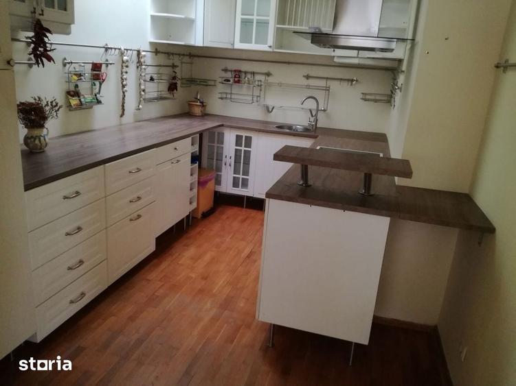 Apartament cu 3 camere în Primăverii