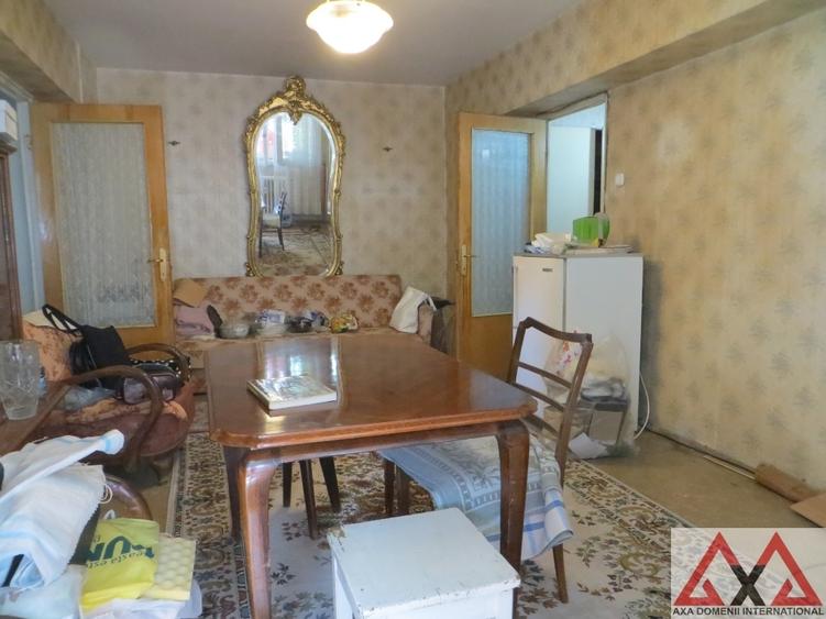Apartament cu 2 camere semidecomandat în Turda