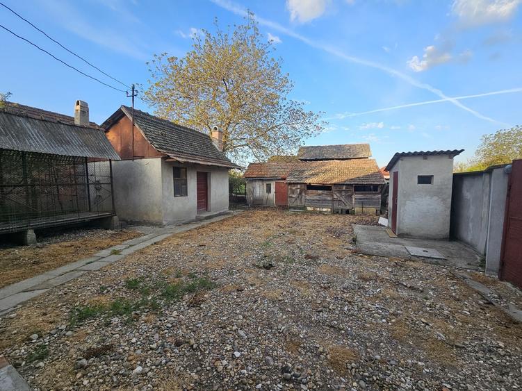Casă cu 2 camere în Central