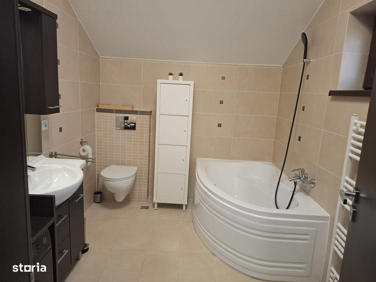 Casă cu 4 camere cu Teren 661 Mp în Șura Mică