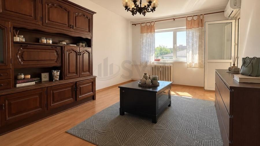 Apartament cu 3 camere decomandat în Băneasa
