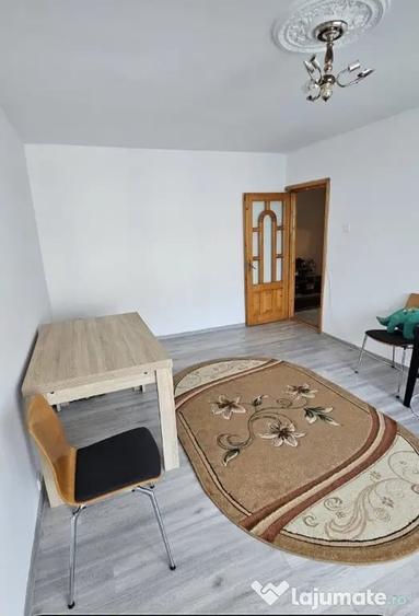 Apartament cu 3 camere decomandat în Obcini