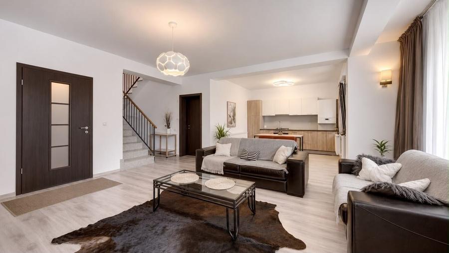 Duplex cu 4 camere cu Canalizare în Iancu Nicolae