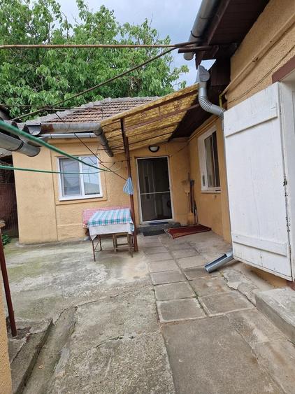 Casă cu 4 camere cu Teren 365 Mp în Central