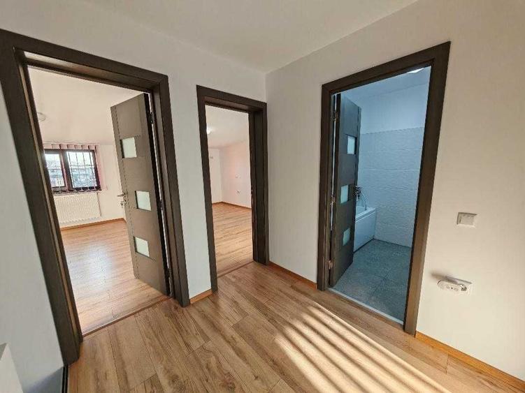Casă cu 4 camere cu Teren 480 Mp în Central