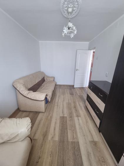 Garsonieră decomandată în Mioriței