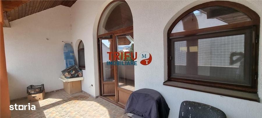 Casă cu 10 camere cu Teren 720 Mp în Lipoveni