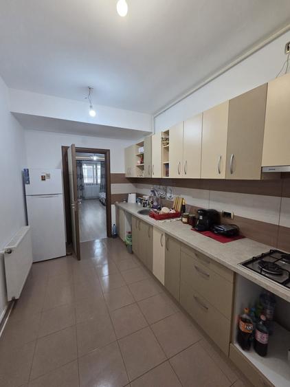 Apartament cu 2 camere decomandat în 13 Decembrie