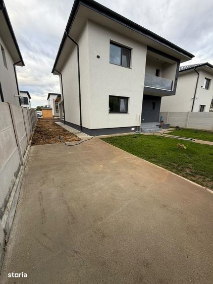 Casă cu 4 camere cu Teren 400 Mp în Clinceni