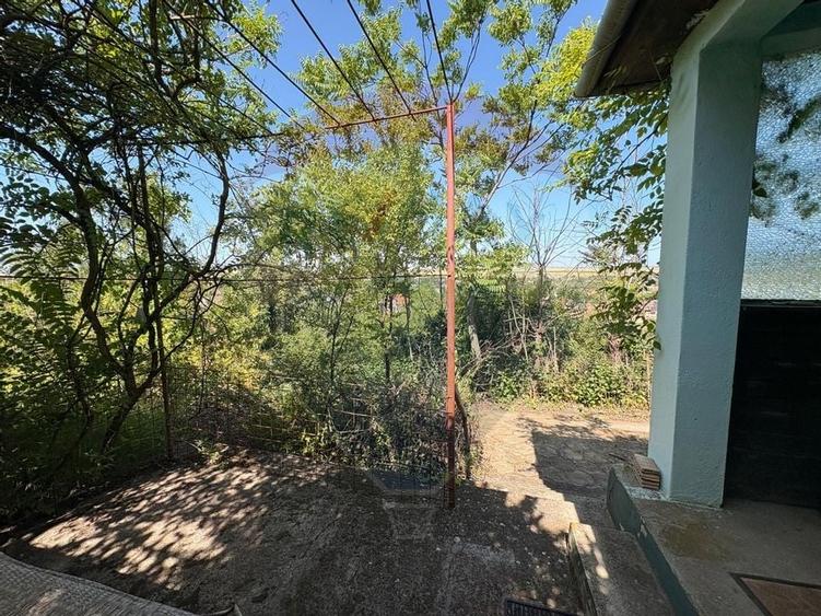 Teren intravilan 589 mp si cabana din caramida in Cuvin - 6