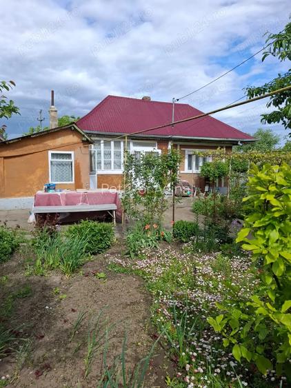 Vand Casa + Teren 700 mp in Lunca Pa?cani Vand Casa + Teren 700 mp in Lunca Pa?cani