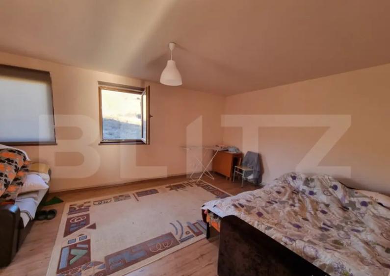 Casa individuala, 195 mp, 6300 mp teren, zona Jucu - 6