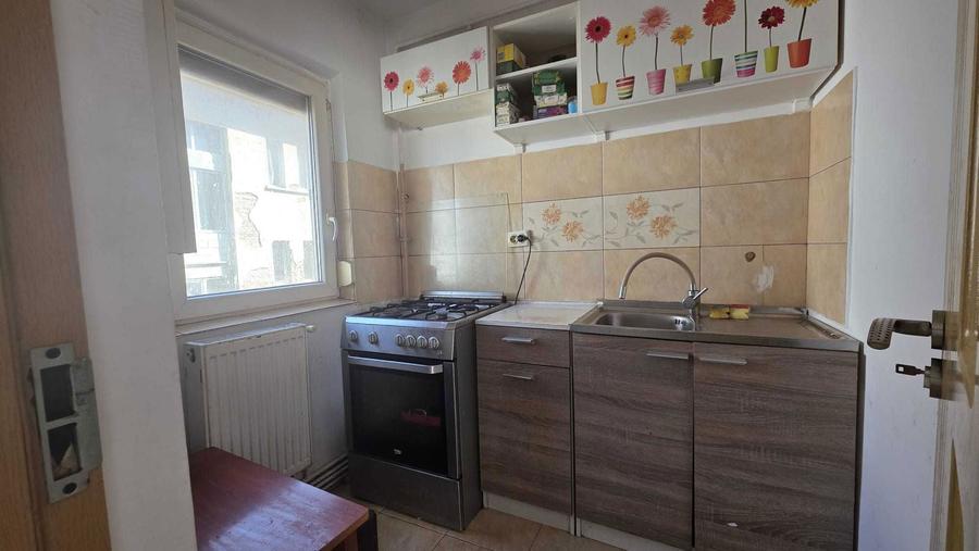 Garsoniera de vanzare, et.2, centrala proprie, zona Freidorf - 3