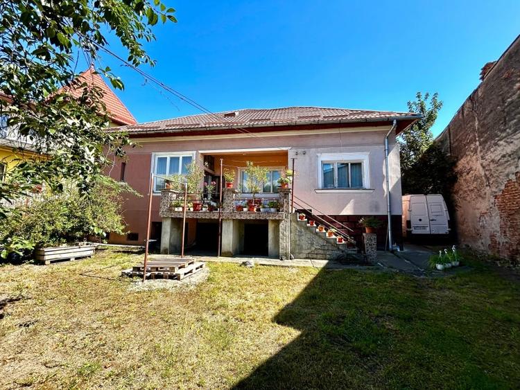 Casa 4 camere, tavan inalt, centru istoric Turda – oportunitate investitie - 1