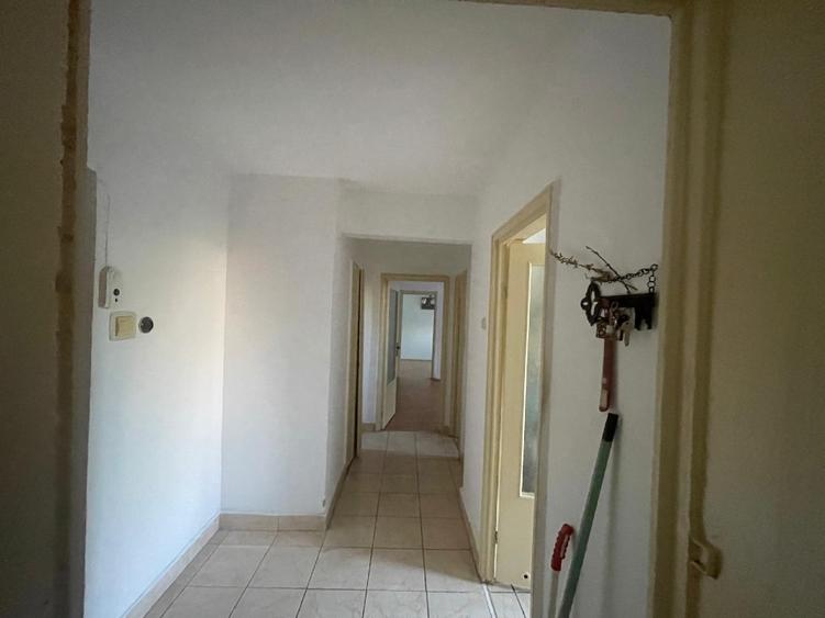 vând apartament 3 camere, centrul orașului Tecuci - 3