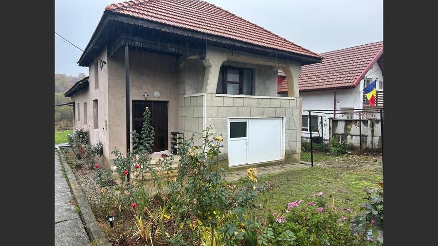 Casă P+M,  com Balesti, sat Rasova.Comision 0!! - 2