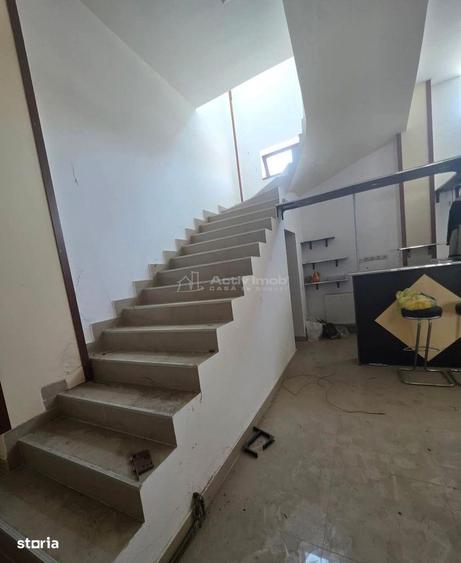 Cladire Spatiu comercial, 680 mp utili, teren 1200 mp, Maracineni, DN- - 5