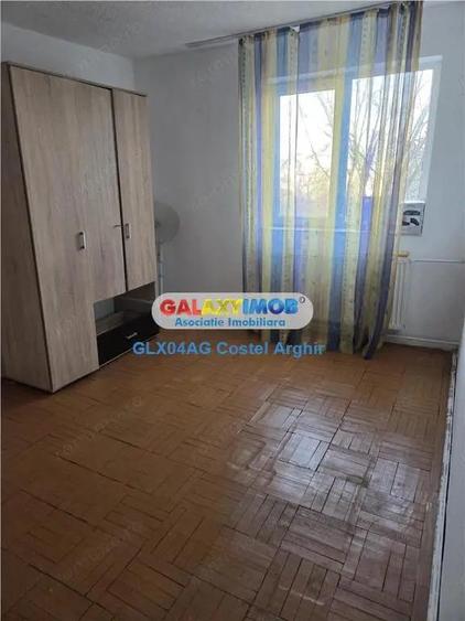 Vindem garsoniera in zona Razboieni-biserica , etaj 2, decomandata - 10