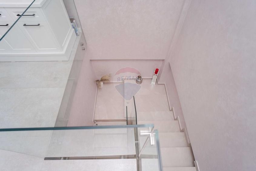 Apartament cu 3 camere de vânzare  ESQ Village  Valea Lupului - 12