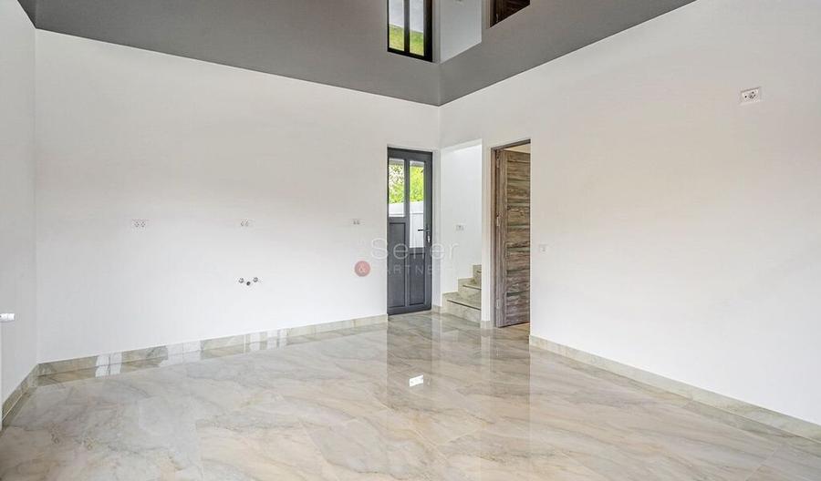 Zona Linistita Structura Generoasa - 23