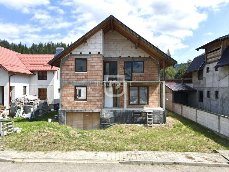 Casa "rosu+" in Gura Humorului | Bucovina Casa "rosu+" in Gura Humorului | Bucovina