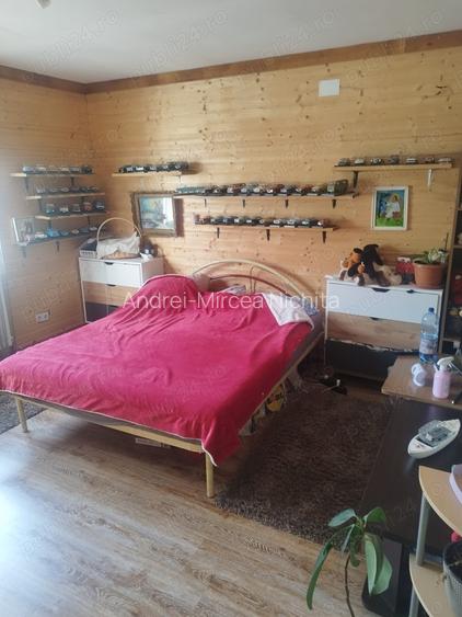 Vand urgent casa pe structura de lemn