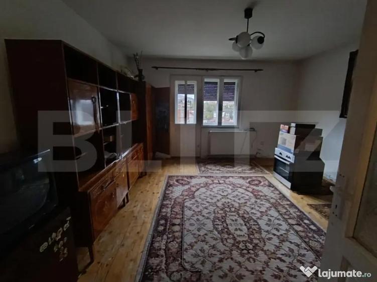 Casa de vanzare/spatiu comercial, cu 4 camere ?i un teren - 4