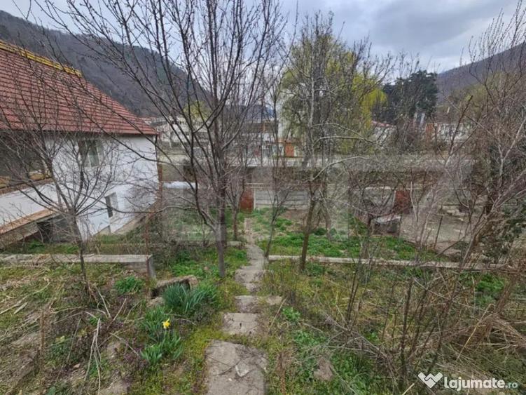 Casa spa?ioasa cu 4 camere, bucatarie de vara ?i tere - 5