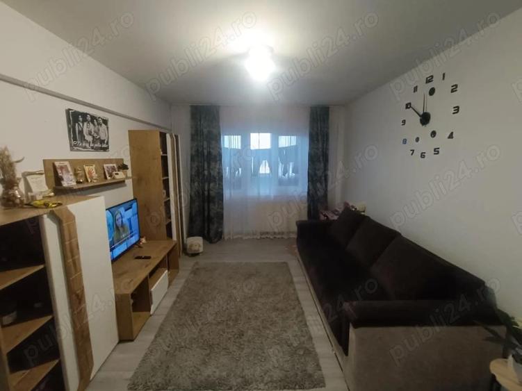 De vanzare apartament cu 3 camere - 5