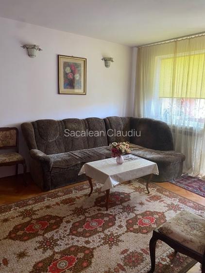Vand apartament 3 camere , semidecomandat , str. Petre Dulfu , etaj 2 din 4