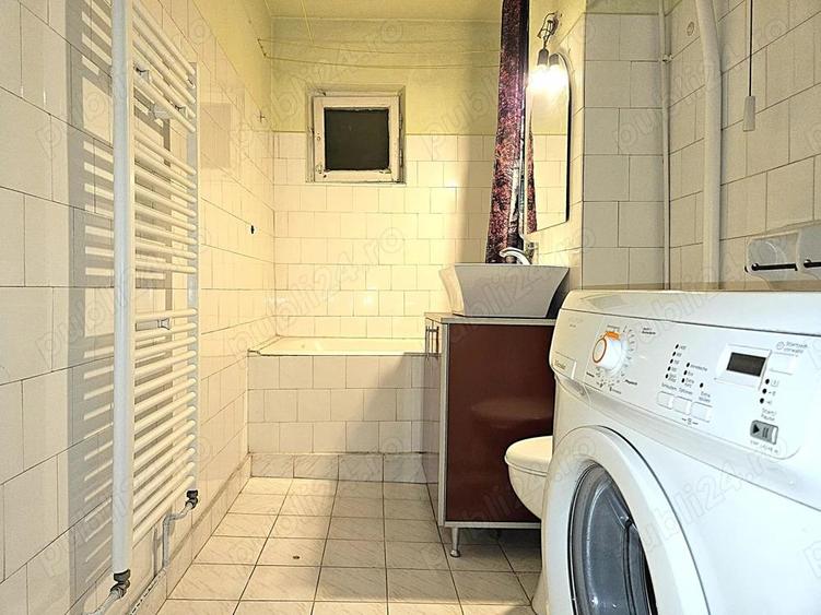 Apartament de vanzare 3 camere 2 bai, zona Cenrala - Boul Rosu Arad - 4