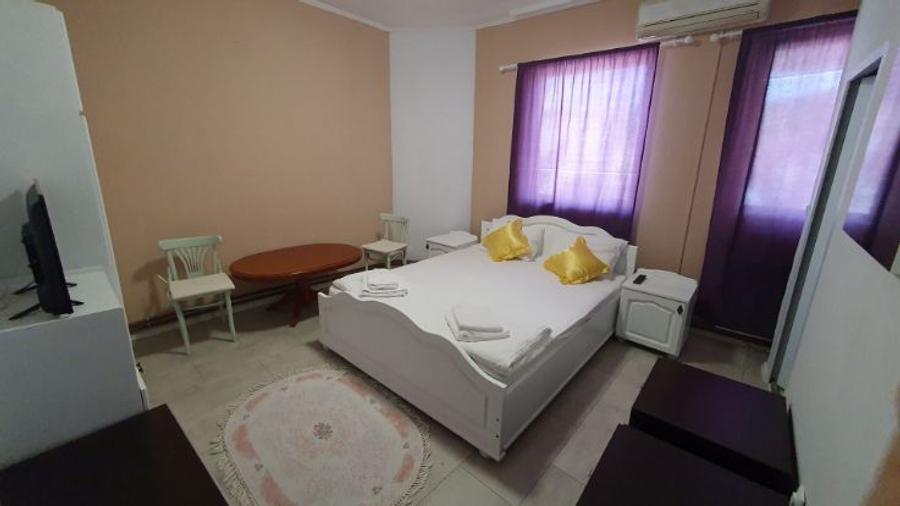 Vand restaurant si pensiune in Baile Felix - 3