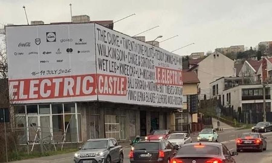 inchiriez cladire S+P+2 Et suprafata de1600 mp pe str frunzisului 14-16-18 - 1