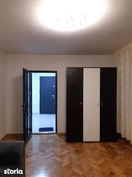 Inchiriez apartament caransebes 2 camere zona centrala - 2