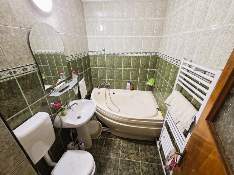 Apartament 3 camere str Victoriei etajul 1 - 6