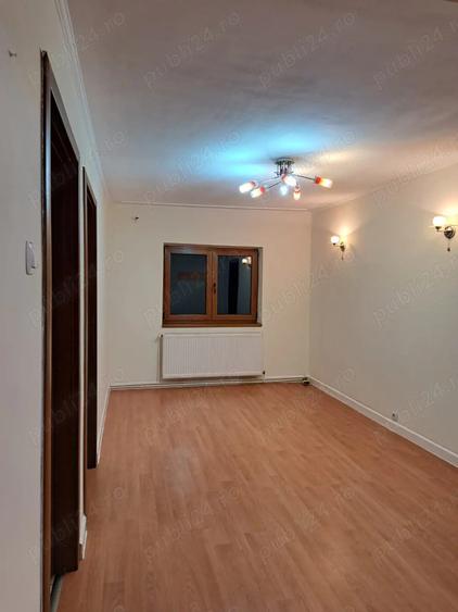 Vanzare -Apartament 4 camere , etaj 1 loc Aninoasa jud Hunedoara - 3