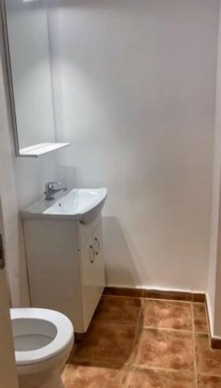 Pârâului - 3 camere - NEMOBILAT - 2 balcoane - 2 grupuri sanitare - 6