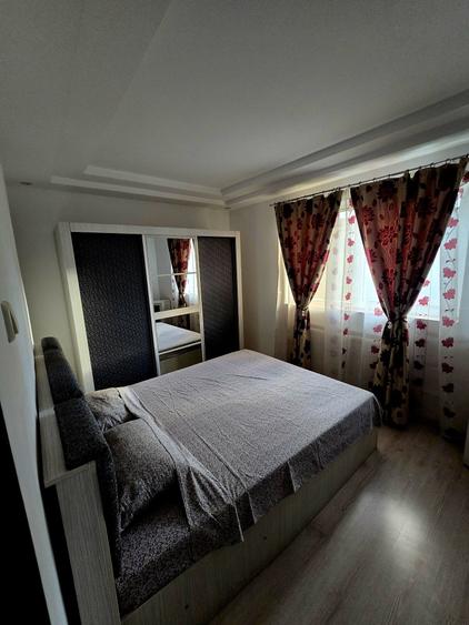Apartament cu 3 camere decomandat în Micro 11