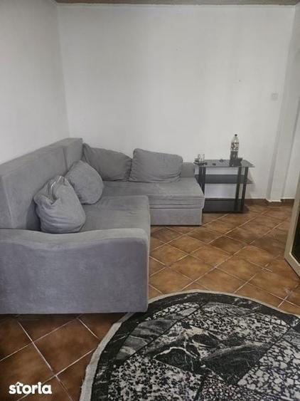 Inchiriez apartament 3 camere scoala 8 - 1