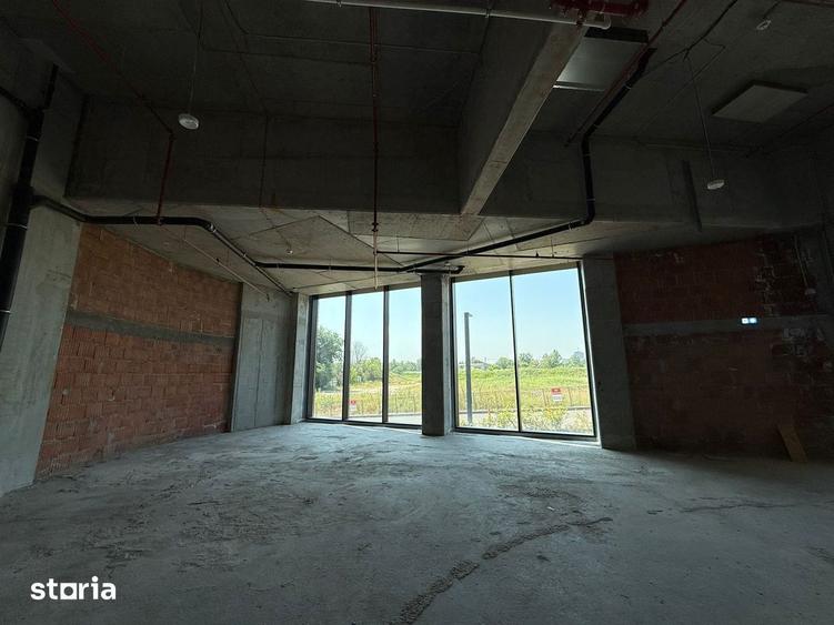 Spațiu comercial, de 124 mp, în Tei